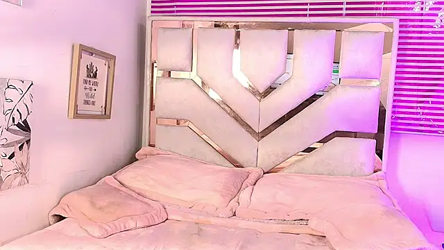 Milf vero online show from 04/22/26, 02:40