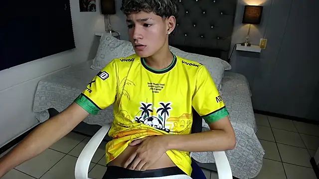 logan freed  online show from 04/22/26, 01:23