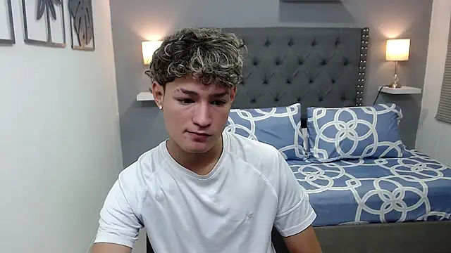 logan freed  online show from 04/29/26, 02:43