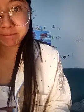 vvvan2026 online show from 04/28/26, 05:51