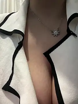 Laavinia online show from 04/23/26, 10:34