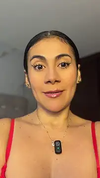 Laia Hills online show from 05/19/26, 01:50