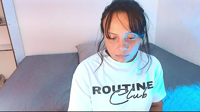 Snapshot of _eilish_ chatting on 07/22/26, 10:01 eilish online show from 07/22/26, 10:01