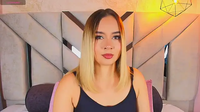 Sofia pamela  online show from 06/06/26, 06:34