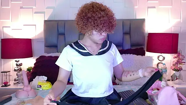 Snapshot of KeiryGinger chatting on 06/12/26, 03:27 KeiryGinger online show from 06/12/26, 03:27