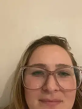 mamiiiiiiiiiiiiii online show from 04/21/26, 01:42