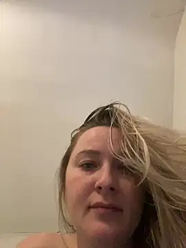 mamiiiiiiiiiiiiii online show from 04/23/26, 11:07