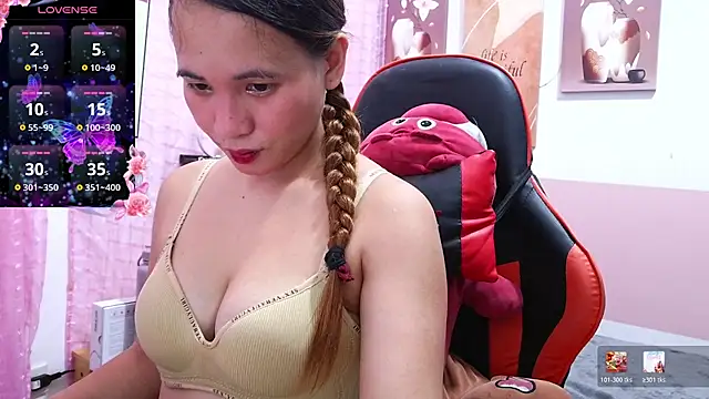 Snapshot of squirtlove1 chatting on 06/05/26, 05:47 squirtlove1 online show from 06/05/26, 05:47