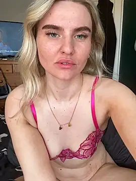 kinkykitty21 online show from 04/23/26, 12:29