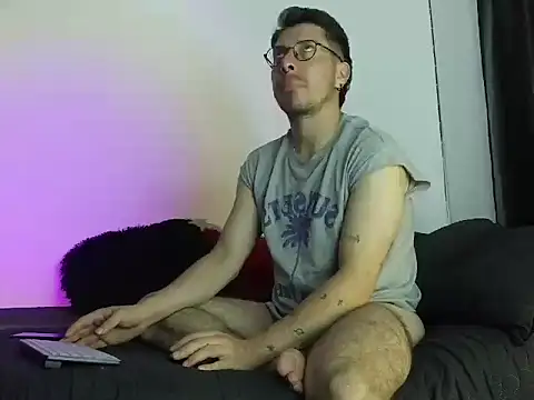 Letorres19 online show from 04/21/26, 03:57