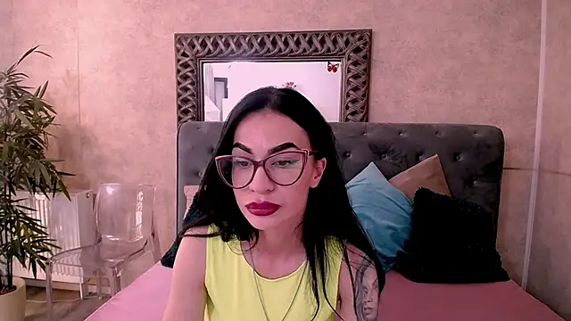 RaniaVibeXX online show from 04/24/26, 04:59