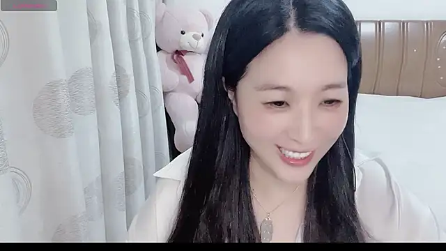 Snapshot of D-Misslu chatting on 07/29/26, 04:05 D-Misslu online show from 07/29/26, 04:05