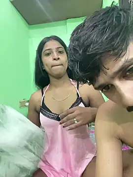 hot-couple-0 online show from 06/11/26, 12:58