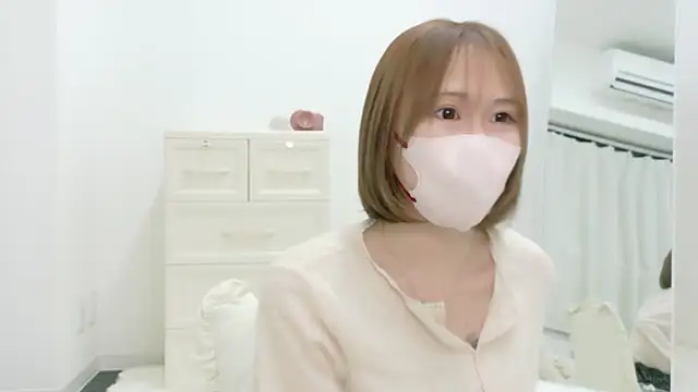 remuchan   online show from 04/29/26, 09:13