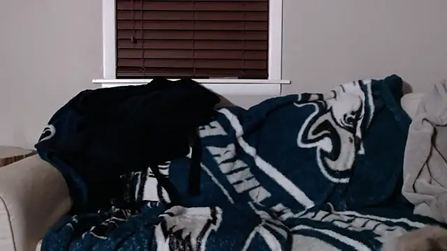 studlyhardwoodd online show from 04/24/26, 09:01