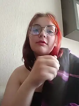 Snapshot of LoisFox chatting on 04/24/26, 12:07 LoisFox online show from 04/24/26, 12:07