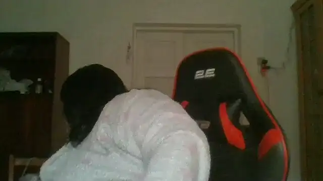 LitisiaLove255 online show from 04/23/26, 04:24