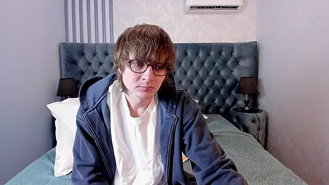 TaylerBev online show from 04/24/26, 05:10