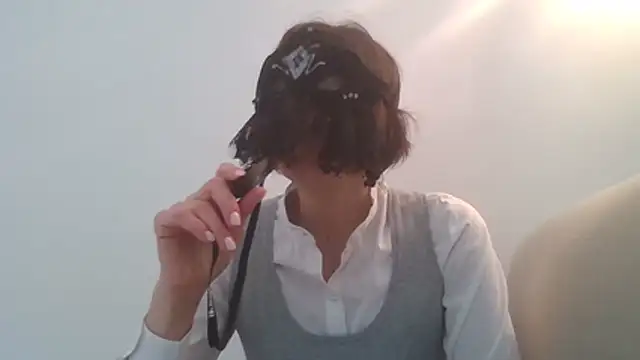HelenTiAscolta online show from 05/19/26, 03:07