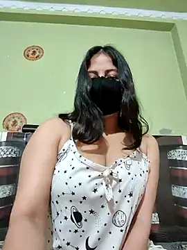 Snapshot of Priya_9945 chatting on 06/23/26, 04:10 Priya 9945 online show from 06/23/26, 04:10