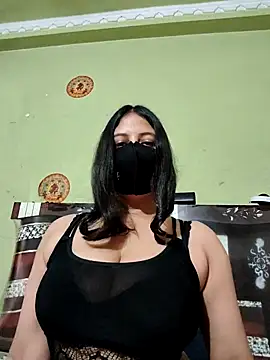 Snapshot of Priya_9945 chatting on 07/02/26, 11:38 Priya 9945 online show from 07/02/26, 11:38
