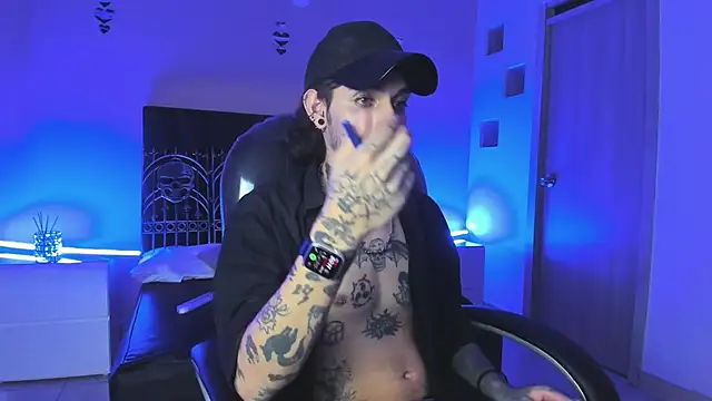 Vergil Noir  online show from 04/24/26, 04:04