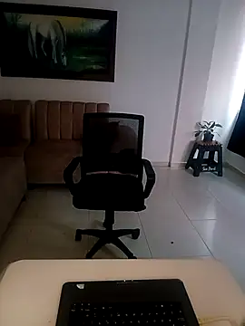 amara 11 online show from 04/28/26, 01:05