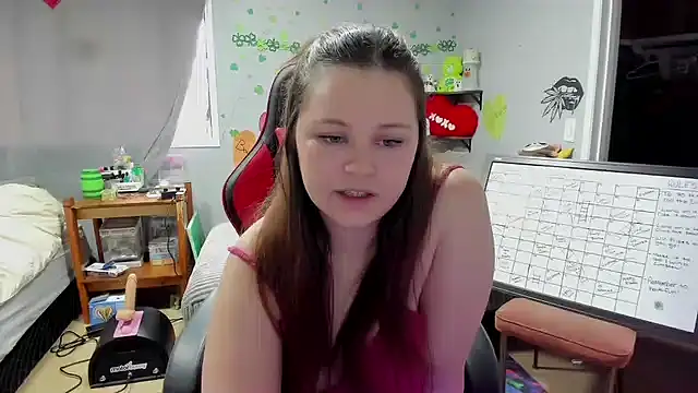 DelilaFields2 online show from 05/22/26, 06:57