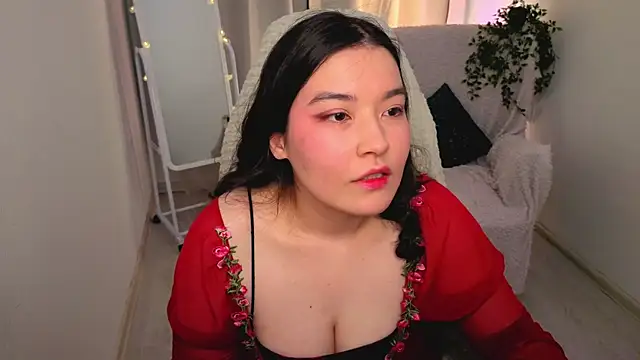 MomoRins online show from 05/05/26, 10:07