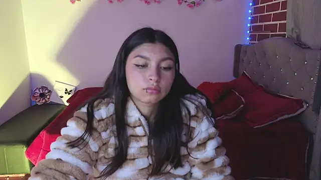 isabella monntolvo online show from 05/07/26, 03:28