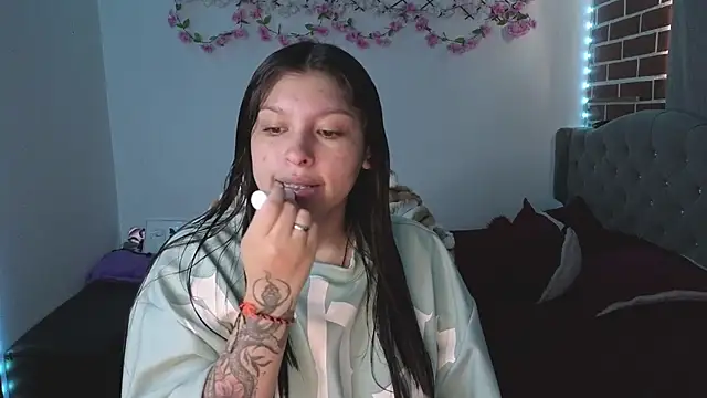 isabella monntolvo online show from 05/21/26, 05:31