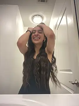 leenachanel online show from 04/23/26, 07:49