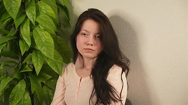 AnikaWohlwend online show from 04/24/26, 04:48