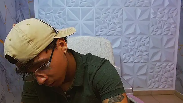 jbarto  online show from 05/18/26, 03:02