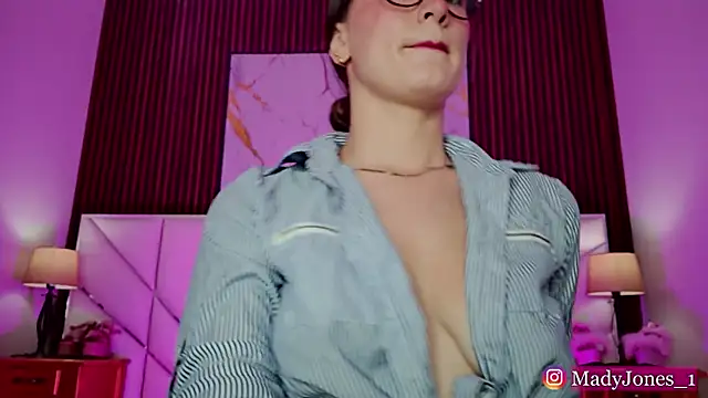 BunnyDollMady online show from 04/25/26, 11:24