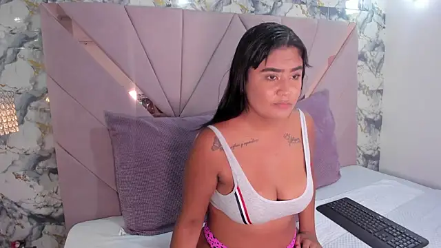 valentina mejiaa  online show from 04/23/26, 01:24