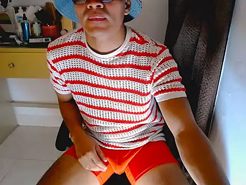 bombomdechcolate online show from 04/22/26, 09:05