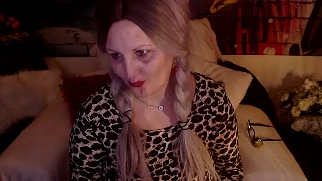 Snapshot of Divineblond chatting on 03/13/25, 05:00 Divineblond online show from 03/13/25, 05:00