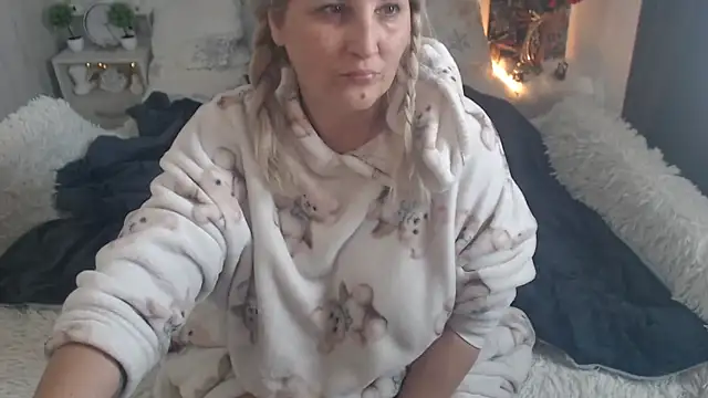 Divineblond online show from 02/25/26, 12:26