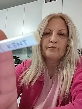 Divineblond online show from 04/22/26, 10:22