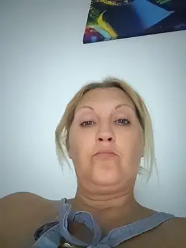 Divineblond online show from 05/29/26, 07:34
