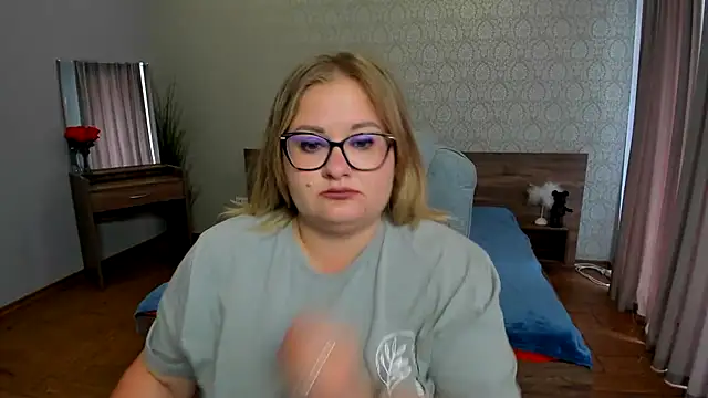Snapshot of IrenRori chatting on 07/13/26, 06:05 IrenRori online show from 07/13/26, 06:05