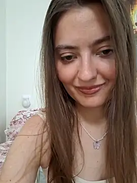 Snapshot of Alba2331 chatting on 06/16/26, 12:41 Alba2331 online show from 06/16/26, 12:41