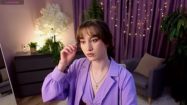 LouiseEvans online show from 04/28/26, 11:37