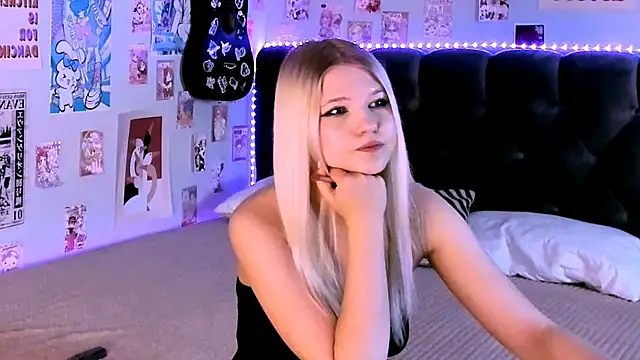 LunariaFox online show from 05/14/26, 02:57