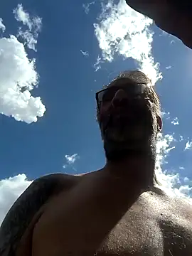 visualizechat online show from 04/22/26, 03:46