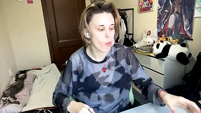 Queen moments  online show from 04/23/26, 10:14