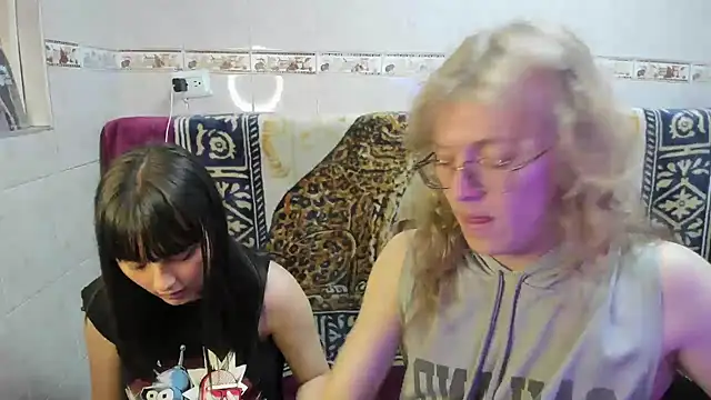Snapshot of Jinnbooky chatting on 07/19/26, 11:41 Jinnbooky online show from 07/19/26, 11:41