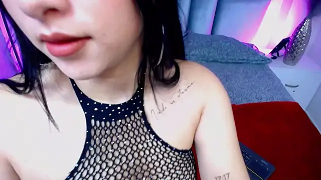 Snapshot of EmmyCastillo chatting on 07/07/26, 02:10 EmmyCastillo online show from 07/07/26, 02:10