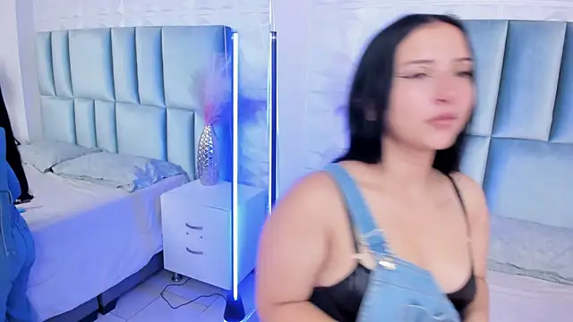Snapshot of EmmyCastillo chatting on 07/14/26, 11:38 EmmyCastillo online show from 07/14/26, 11:38